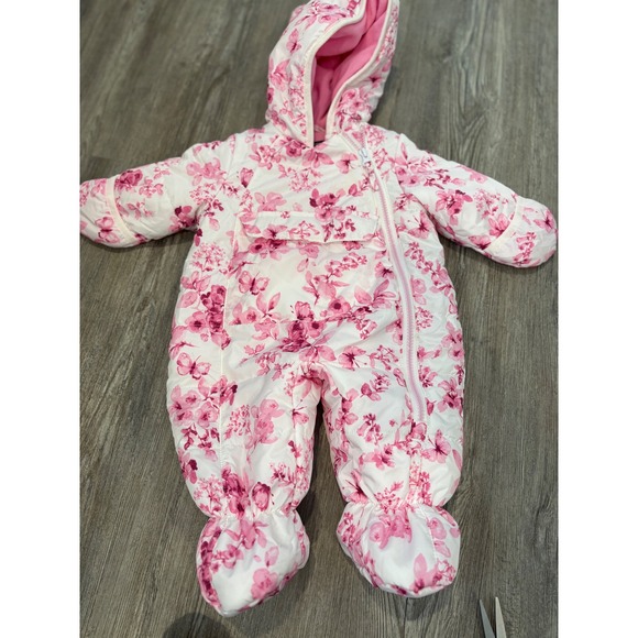 R 1881 by S Rothschild Other - R 1881 by S Rothschild Baby Girl‎ Snowsuit Floral Pink White Hooded Footed 3/6M